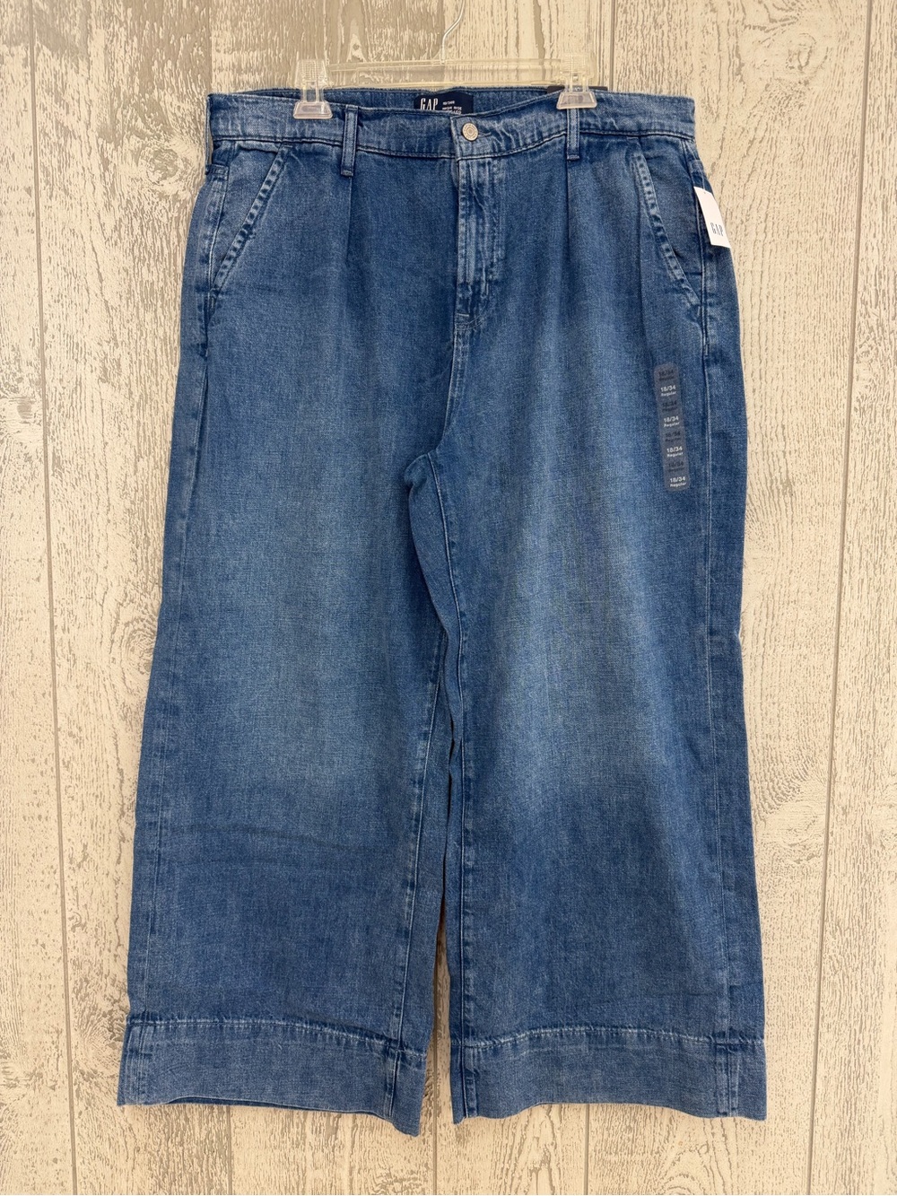 GAP Women’s Wide-Leg Jeans
